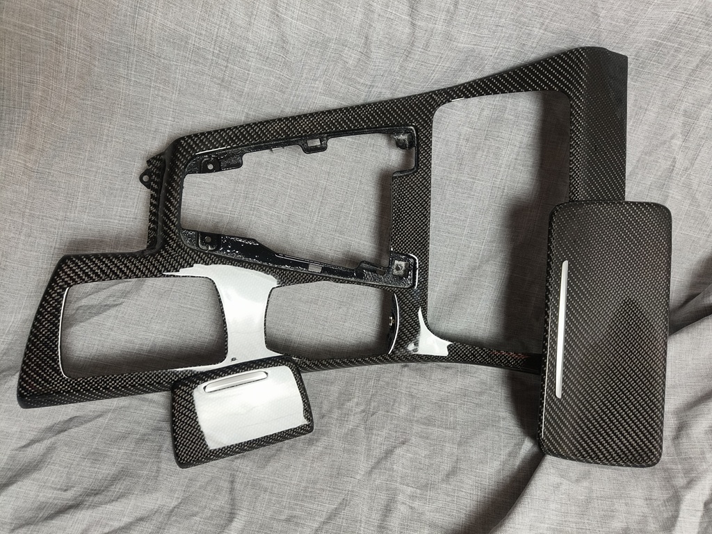 Réalisation fibre de carbone automobile – HexaComposites