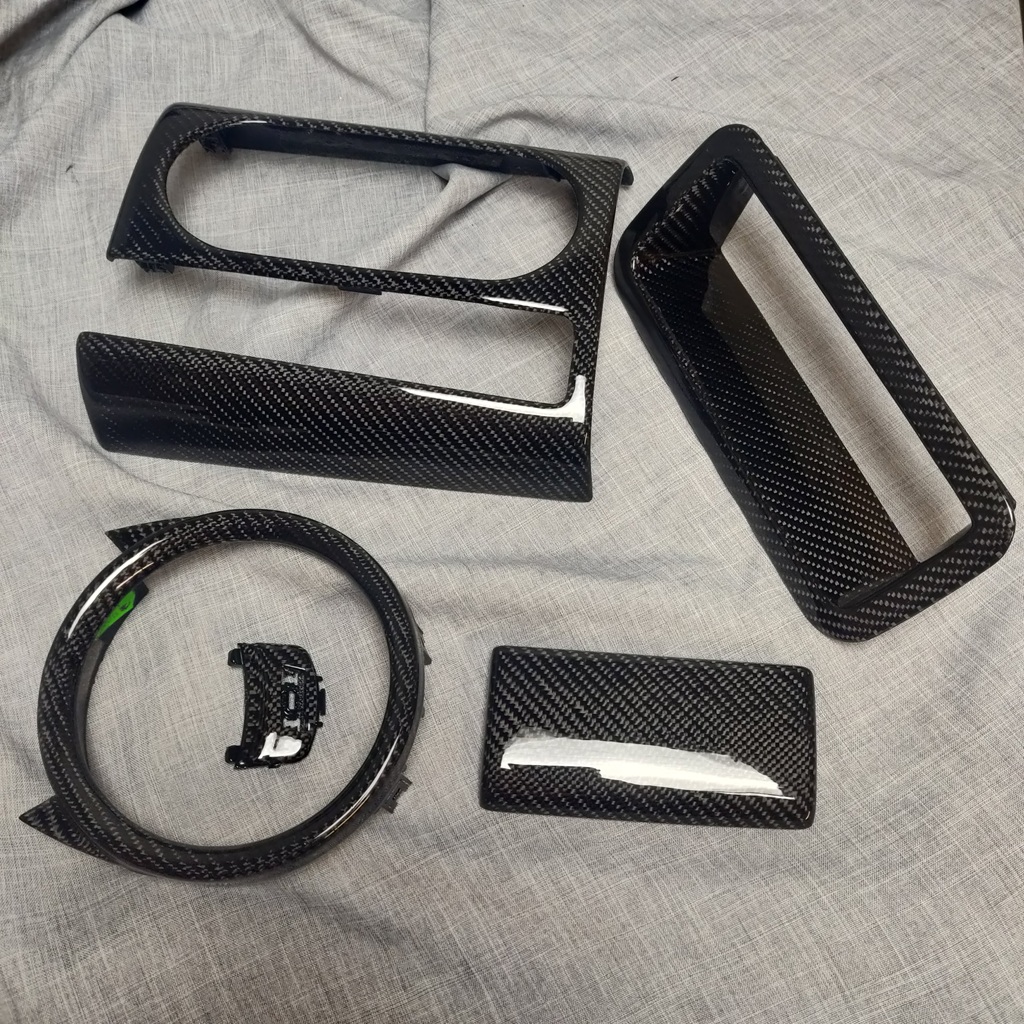 Fabrication artisanale fibre de carbone – HexaComposites Orbey